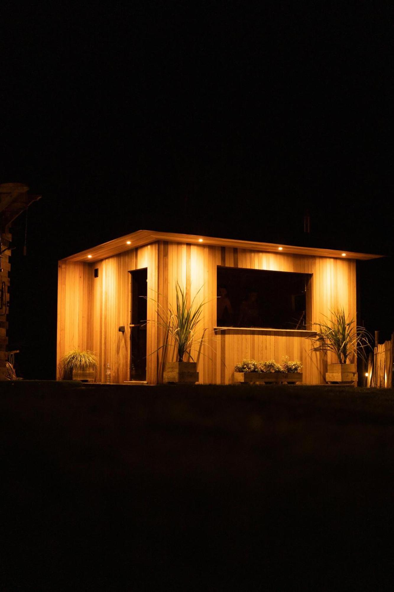 Rostrevor Mountain Lodge - Glamping Pods - Revive Sauna & Hot Tubs Екстер'єр фото
