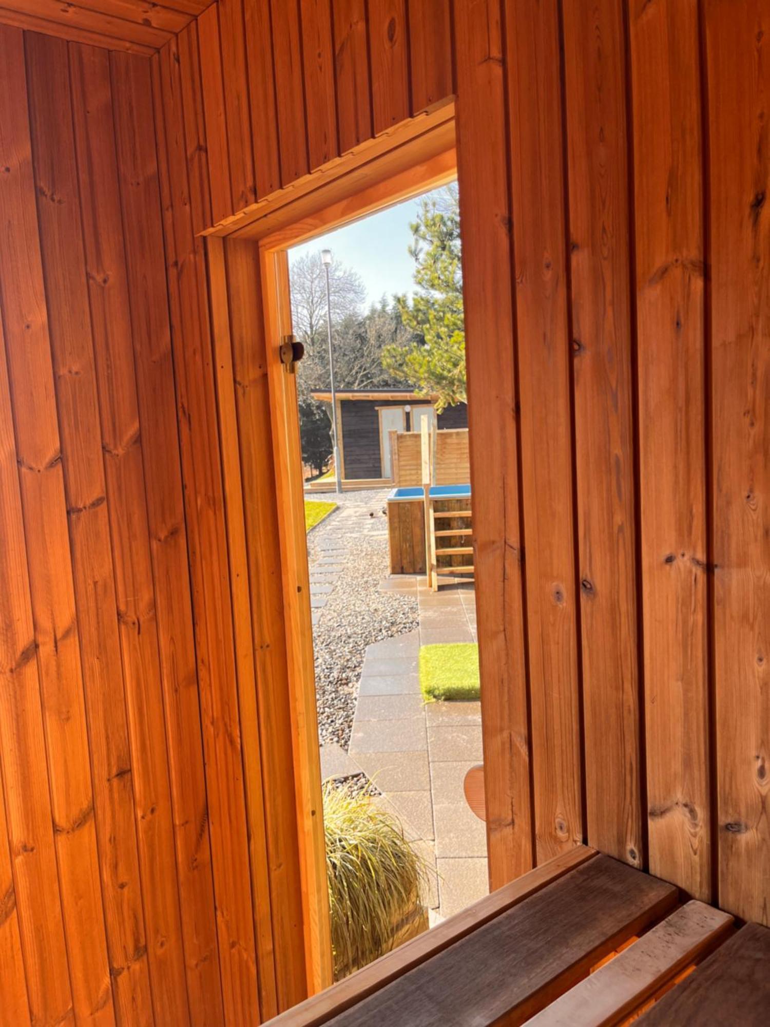 Rostrevor Mountain Lodge - Glamping Pods - Revive Sauna & Hot Tubs Екстер'єр фото