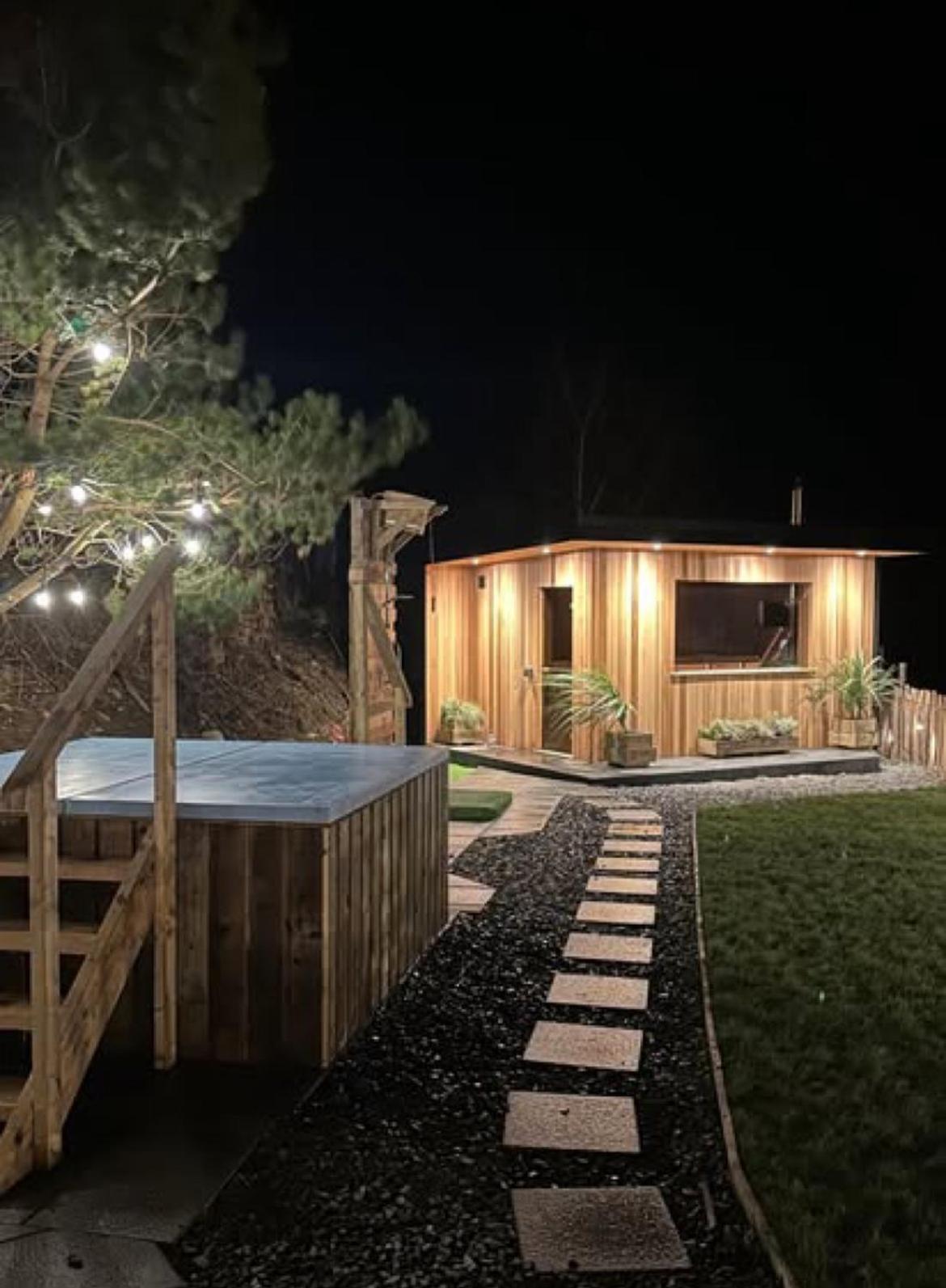 Rostrevor Mountain Lodge - Glamping Pods - Revive Sauna & Hot Tubs Екстер'єр фото