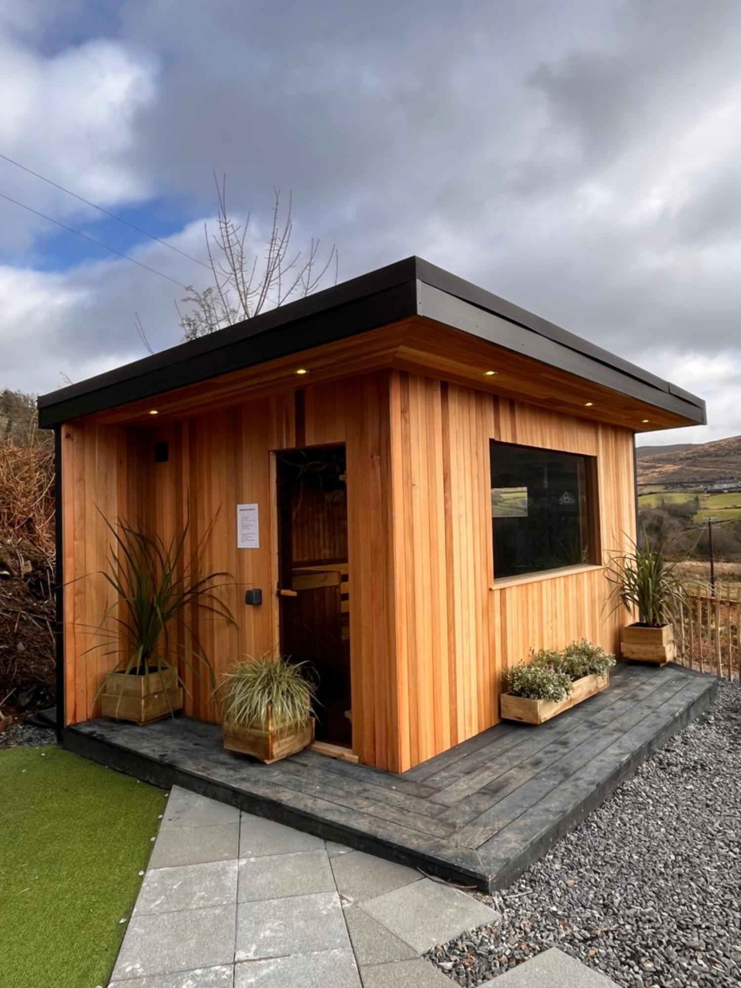 Rostrevor Mountain Lodge - Glamping Pods - Revive Sauna & Hot Tubs Екстер'єр фото