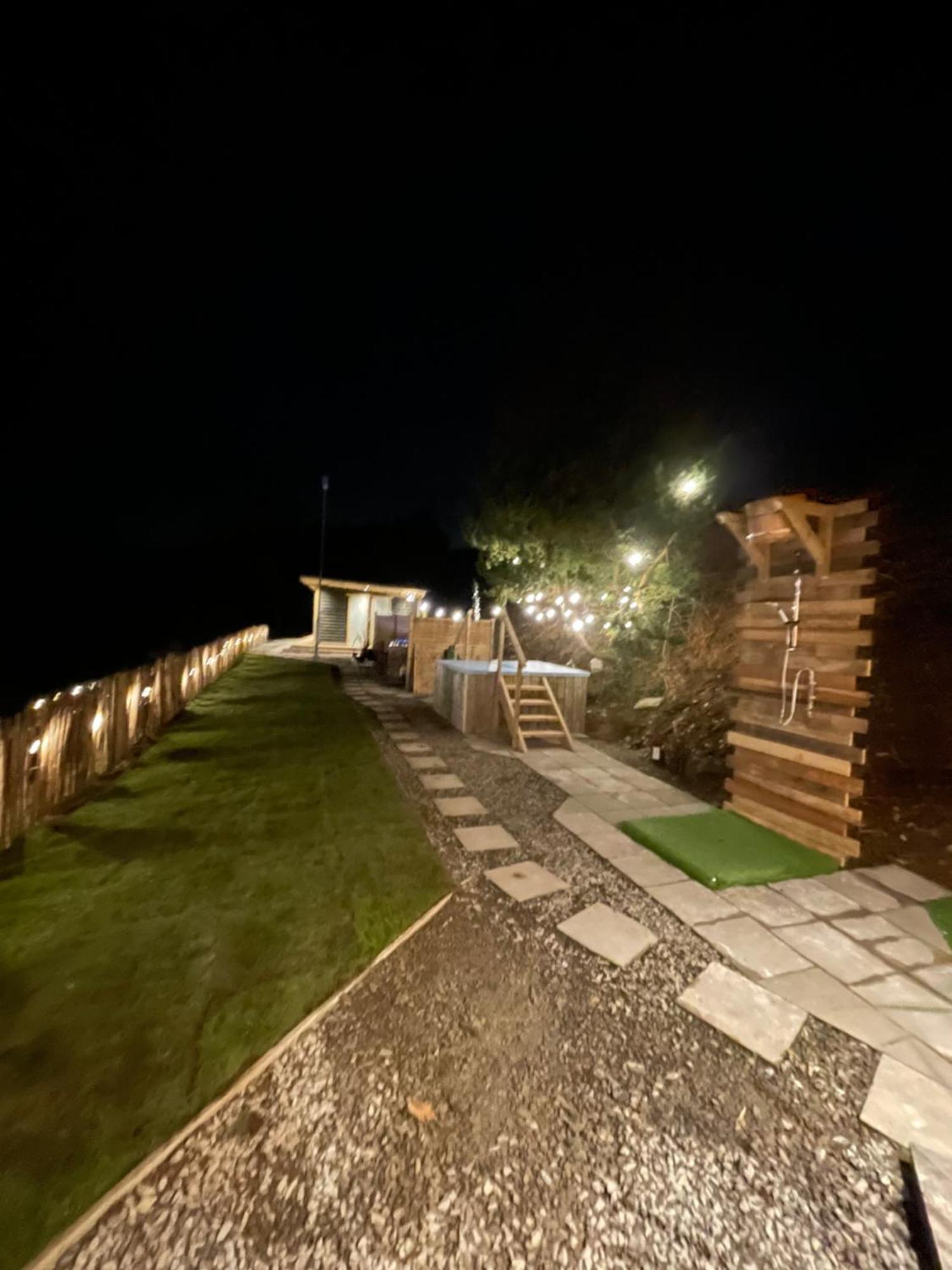 Rostrevor Mountain Lodge - Glamping Pods - Revive Sauna & Hot Tubs Екстер'єр фото